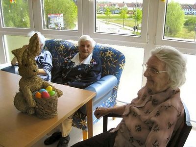 gespendetes Sofa im Simionstift Vlotho