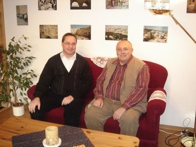 gespendetes Hochzeitsofa f&uuml;r die Autobahnkirche Exter